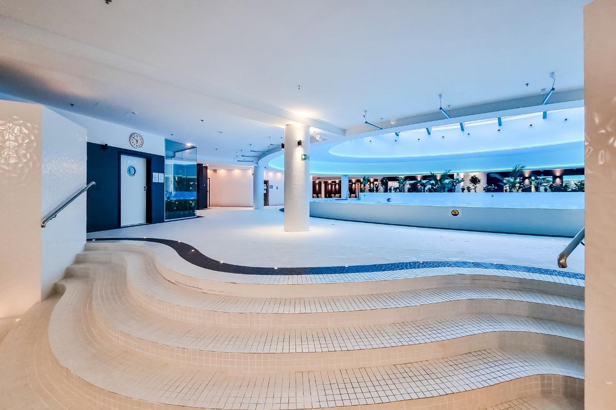 Hanza Tower Apartment No. 524 - Swimming Pool, Jacuzzi, Balcony Щецин Экстерьер фото